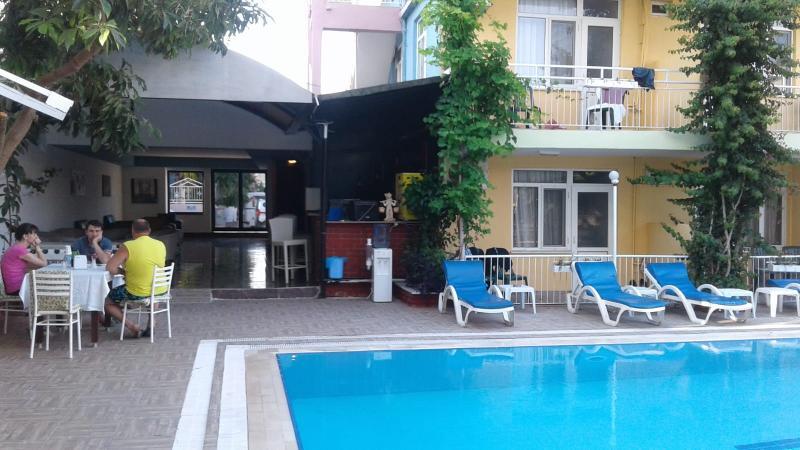 Nergos Side Hotel Exterior foto